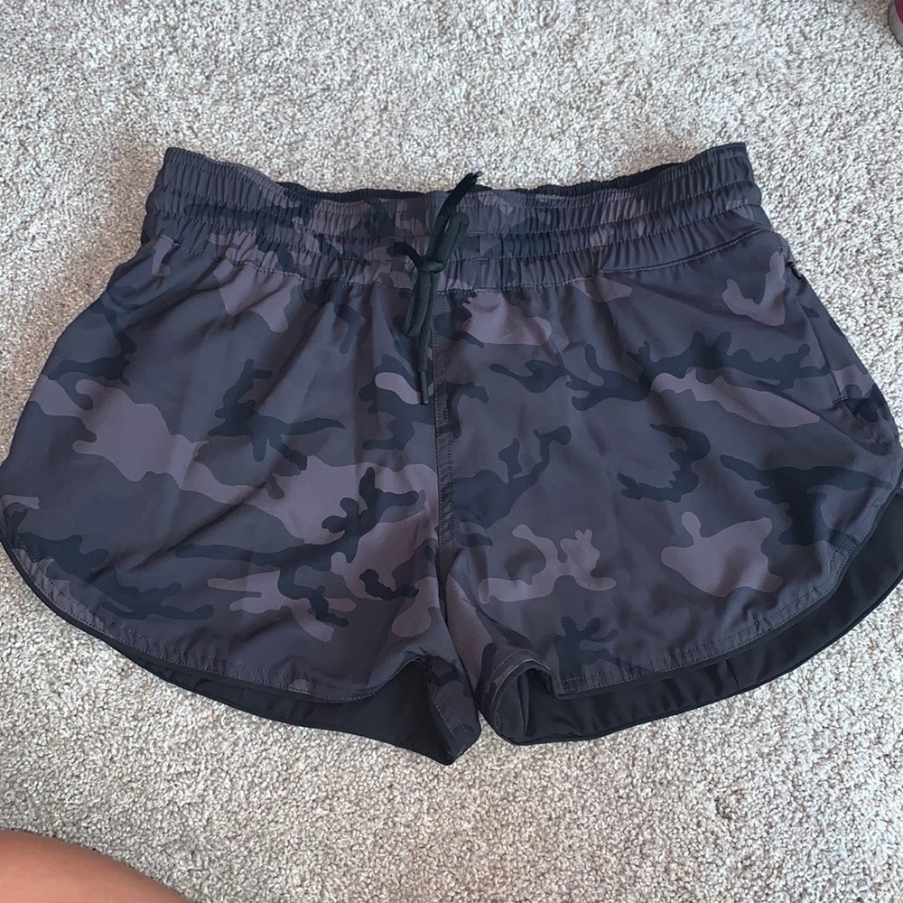 Black camo athletic shorts